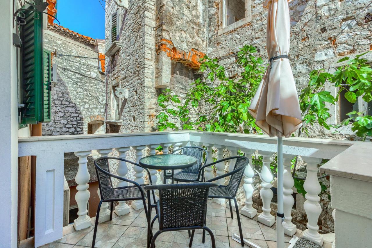 Apartamento Old Stone House St Lawrence In The Heart Of Sibenik'S Old Town Exterior foto
