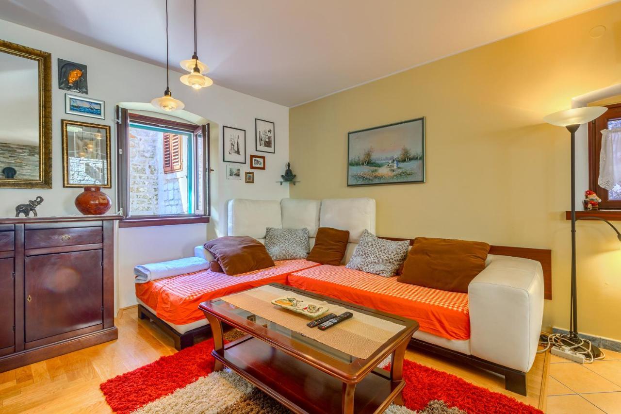 Apartamento Old Stone House St Lawrence In The Heart Of Sibenik'S Old Town Exterior foto